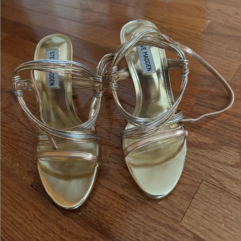 Steve Madden
Lele Two Tone Metallic Leather Strappy Dress Sandals - Picture 2 of 5